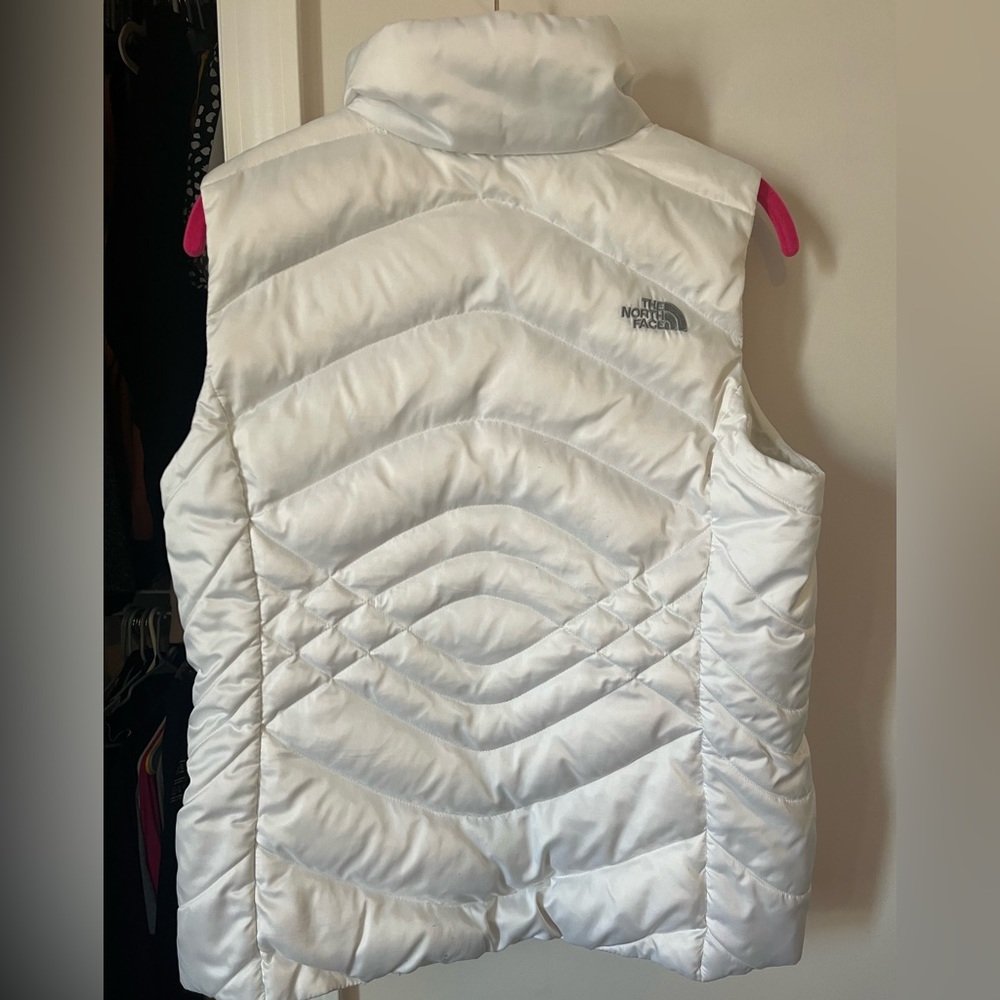 The North Face White Puffer Vest Size Medium - Picture 6 of 13